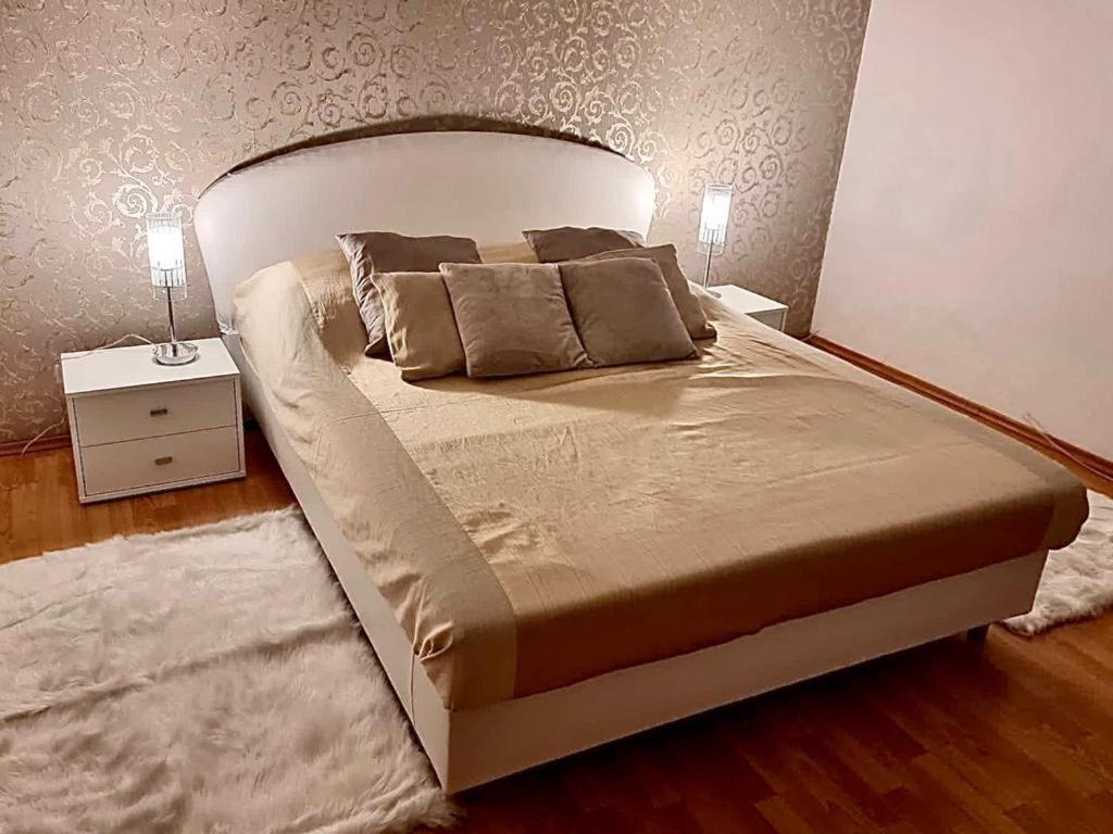 Cozy Apartment Near Hockey & Football Arena Bratislava Buitenkant foto